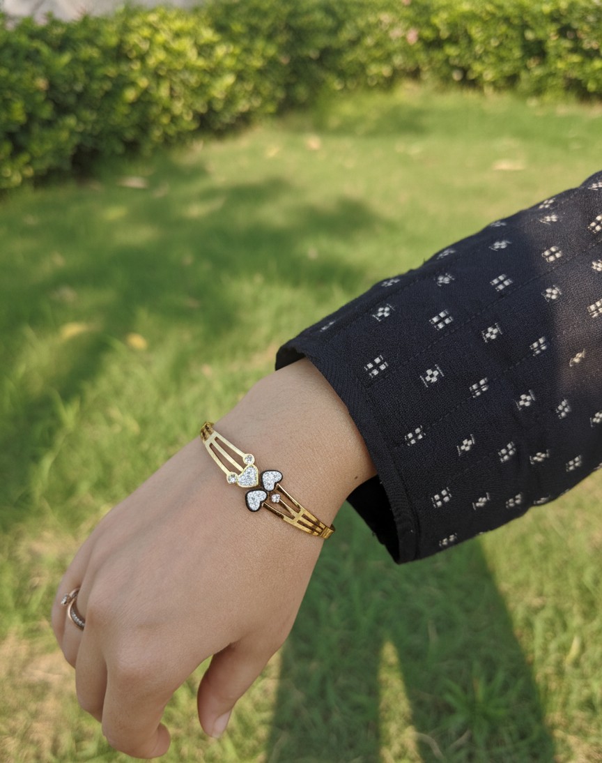 The Eternal Trio Heart Bangle - Image 2