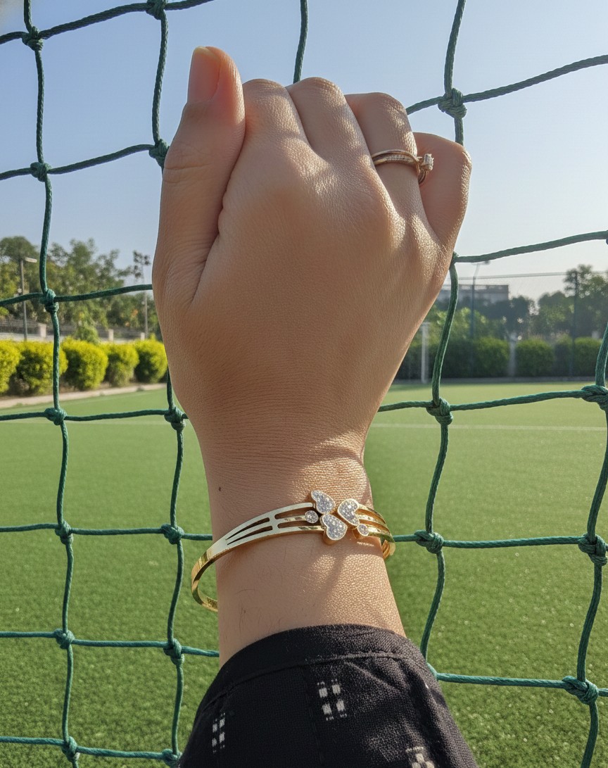 The Eternal Trio Heart Bangle - Image 3